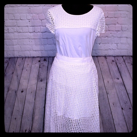 Elle Tops - White Embroidered Floral Top Size Large by Elle